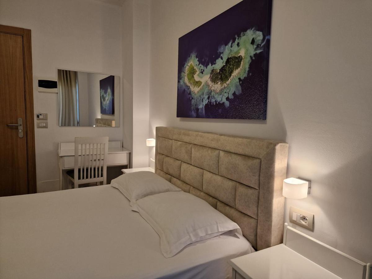 Hotel Queen Margaret Seaside Ксамил Экстерьер фото