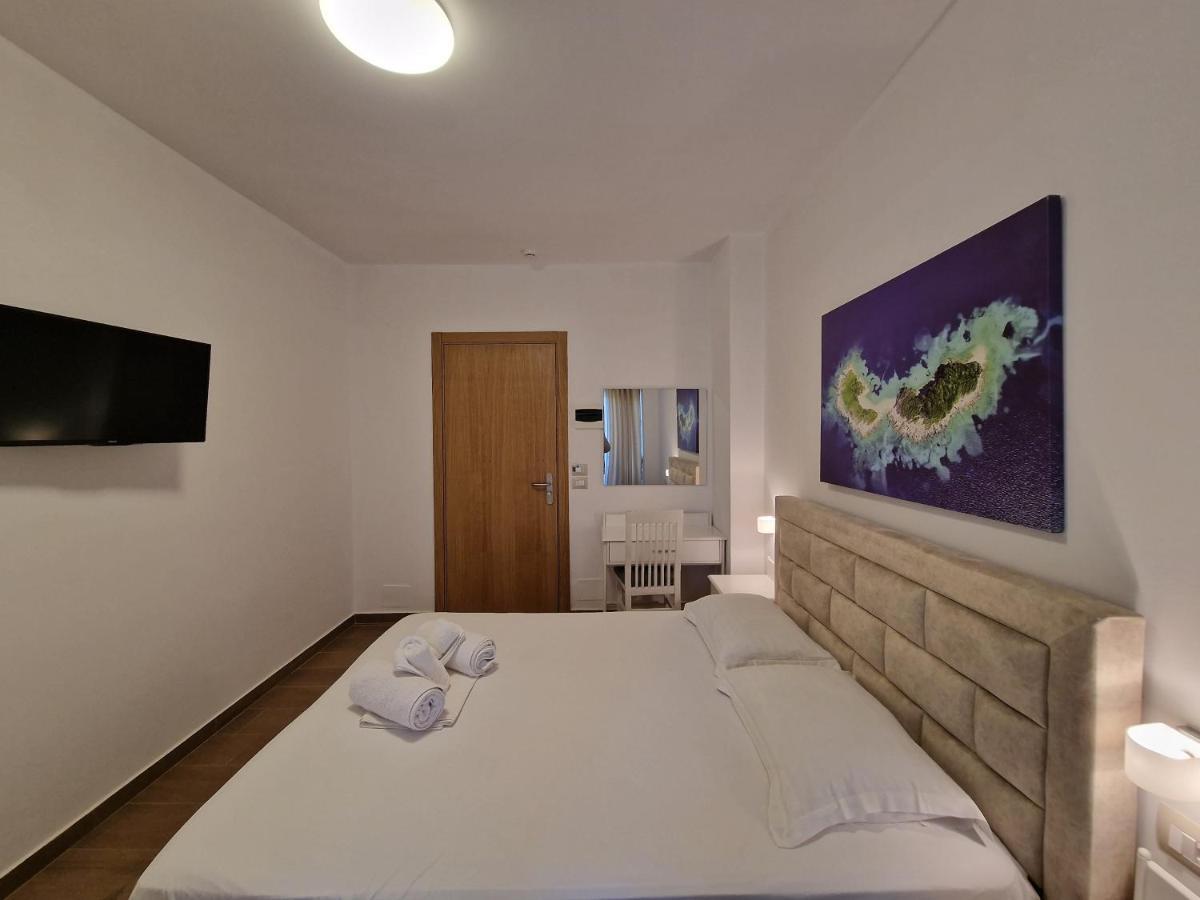 Hotel Queen Margaret Seaside Ксамил Экстерьер фото