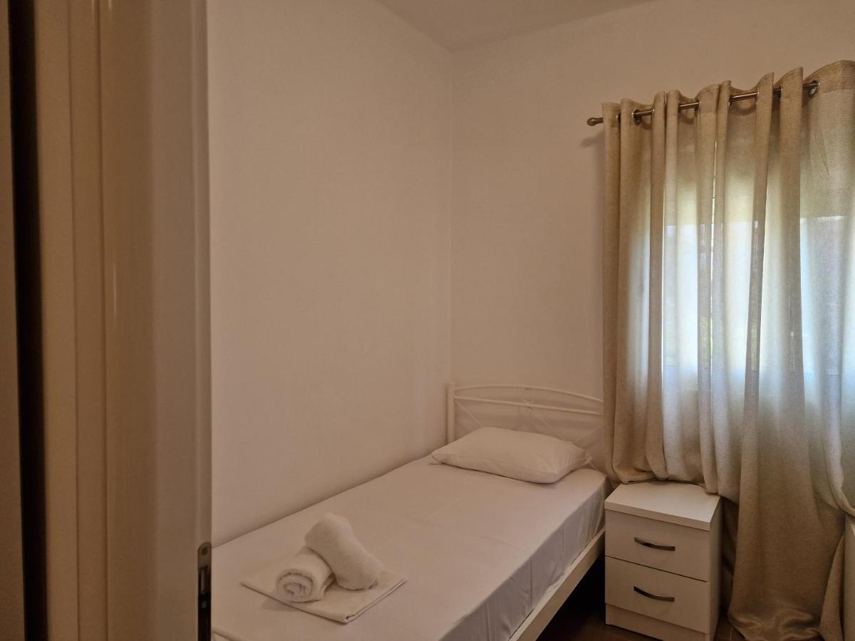 Hotel Queen Margaret Seaside Ксамил Экстерьер фото